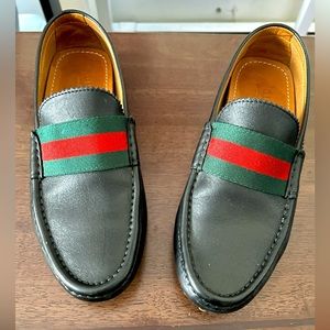 Mens Gucci Rubber sole Flats. Size 5 US . My son wore them 2 times.